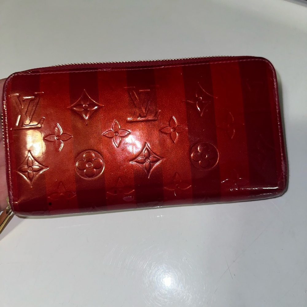 Louis Vuitton vernis rayures zippy wallet